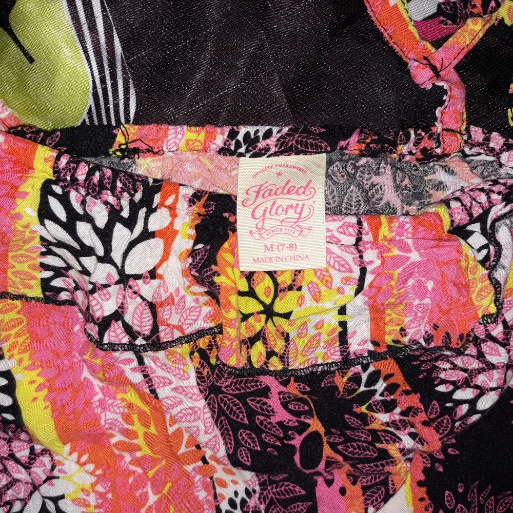 It's a girls romper ..Great to wear in the summer